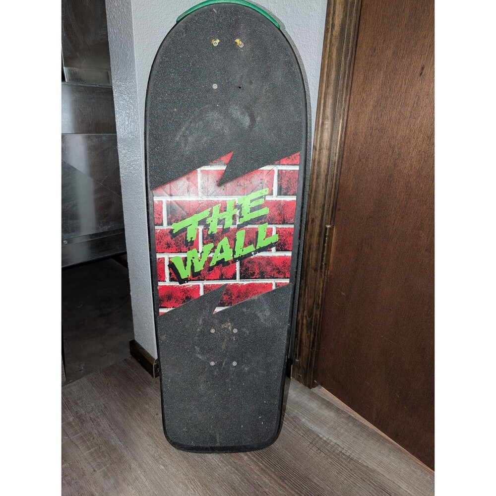 Vintage 1986 Makaha Pink Floyd The Wall Graphic Skateboard Green TIP VERSION